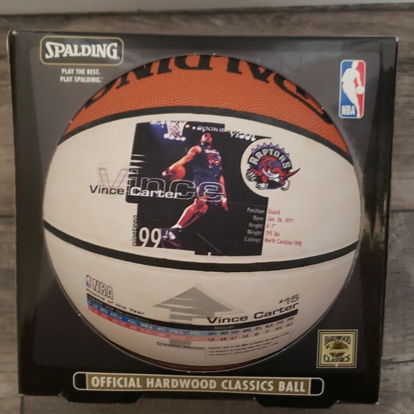 Spaulding Vince Carter ROY limited edition ball - Picture 3 of 3